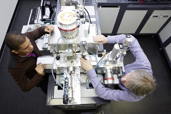 Working at the ion source of the MICADAS